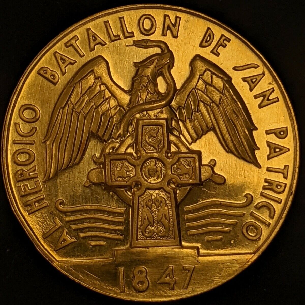 (1960) Mexico Gold Metal Dated 1847  AL HEROICO BATALLON DE SAN PATRICIO